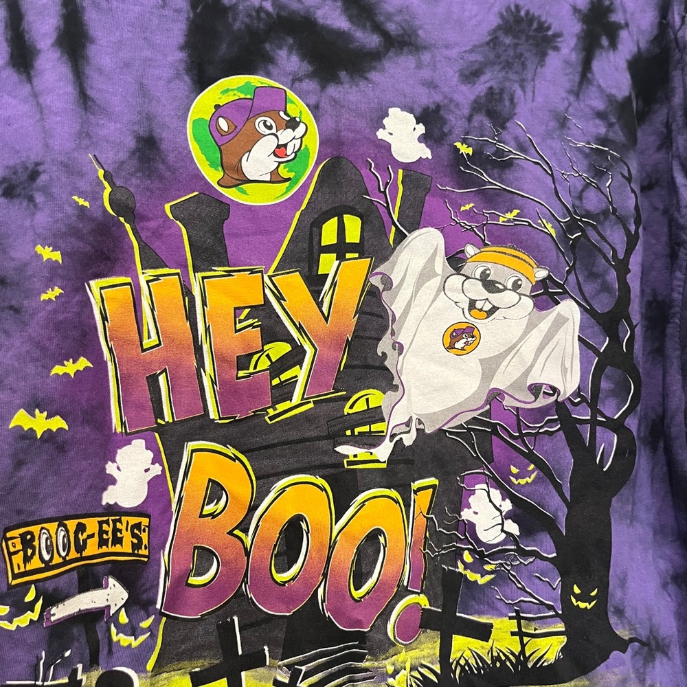 Buc-ees Purple & Black Tie-Dye Halloween 2024 Ghost Graphic Tee. Collectible - Picture 6 of 9